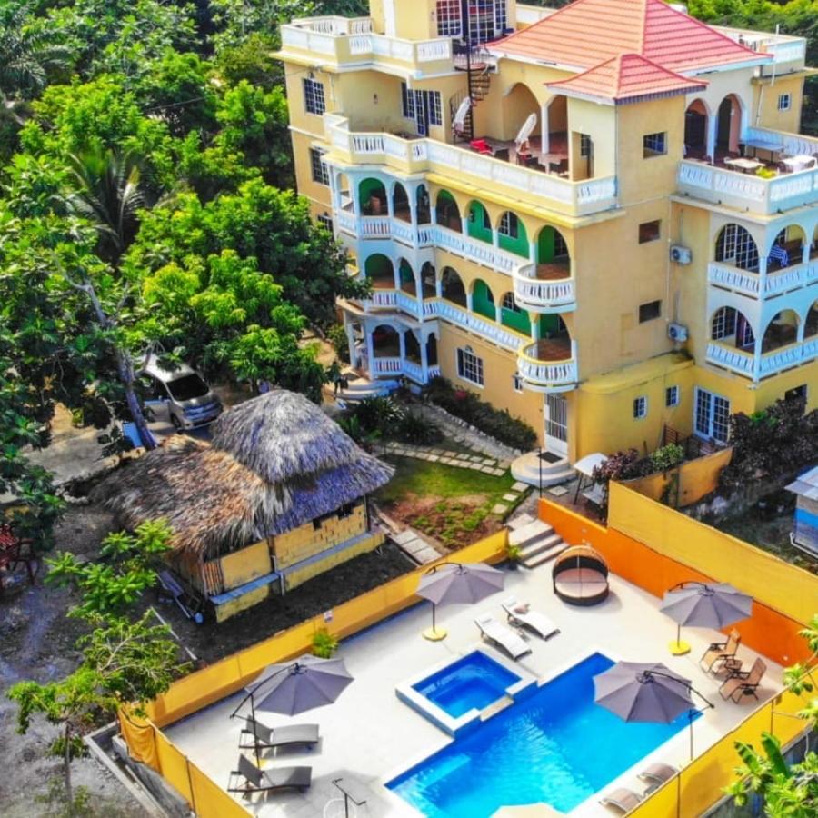 Takuma Boutque Hotel Hotel Rooms & Suites Монтего-Бей Екстер'єр фото
