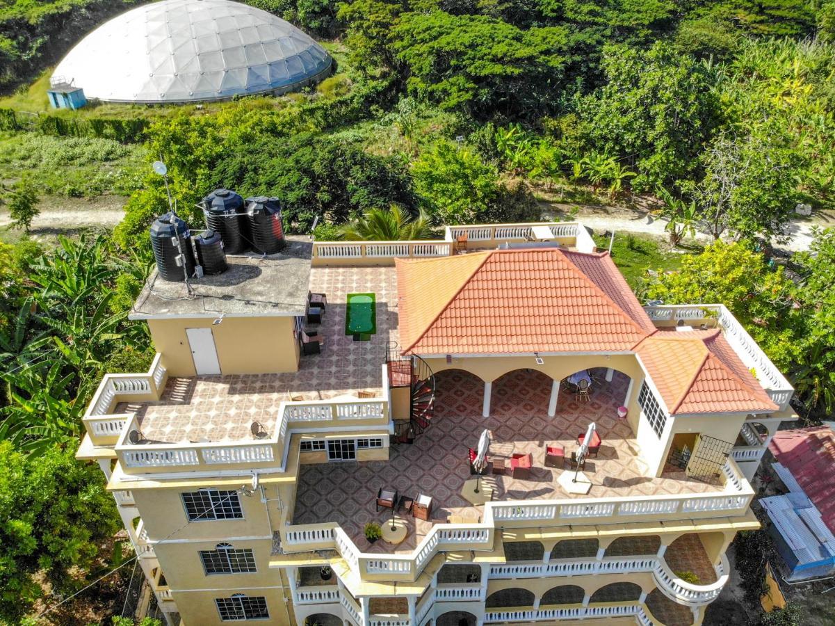 Takuma Boutque Hotel Hotel Rooms & Suites Монтего-Бей Екстер'єр фото
