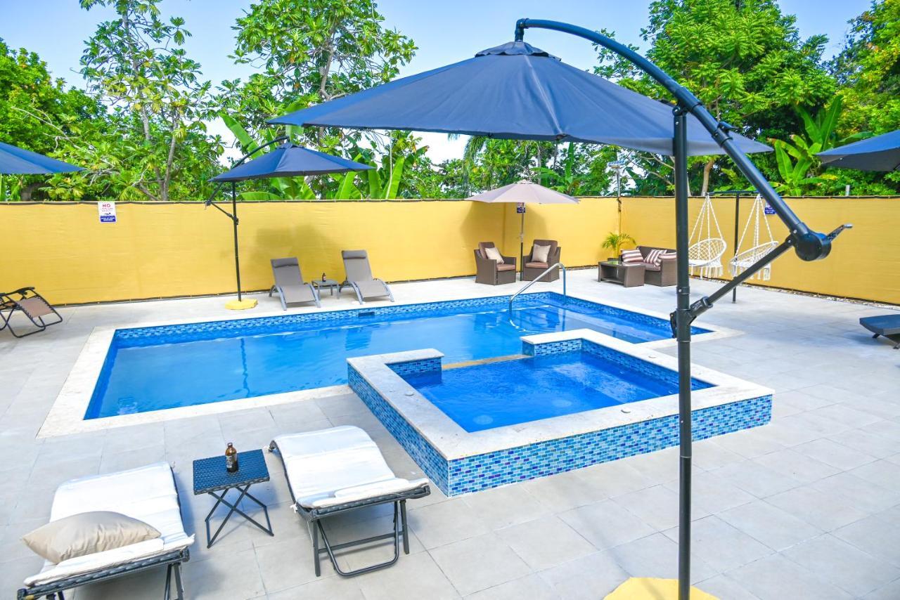 Takuma Boutque Hotel Hotel Rooms & Suites Монтего-Бей Екстер'єр фото
