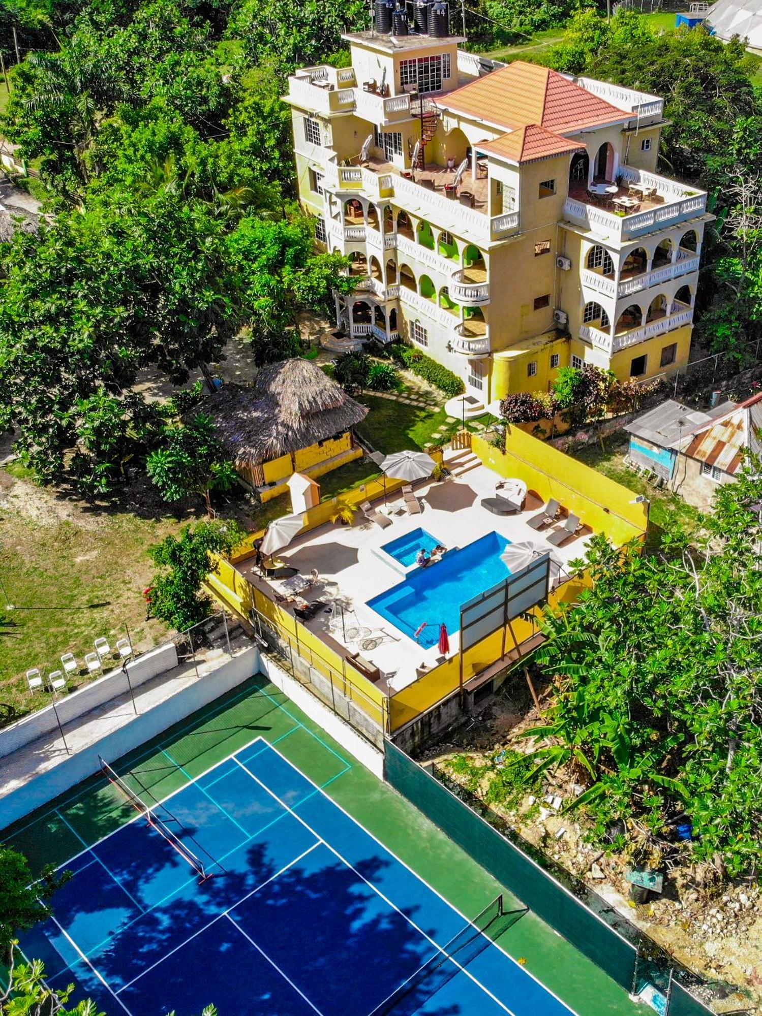 Takuma Boutque Hotel Hotel Rooms & Suites Монтего-Бей Екстер'єр фото